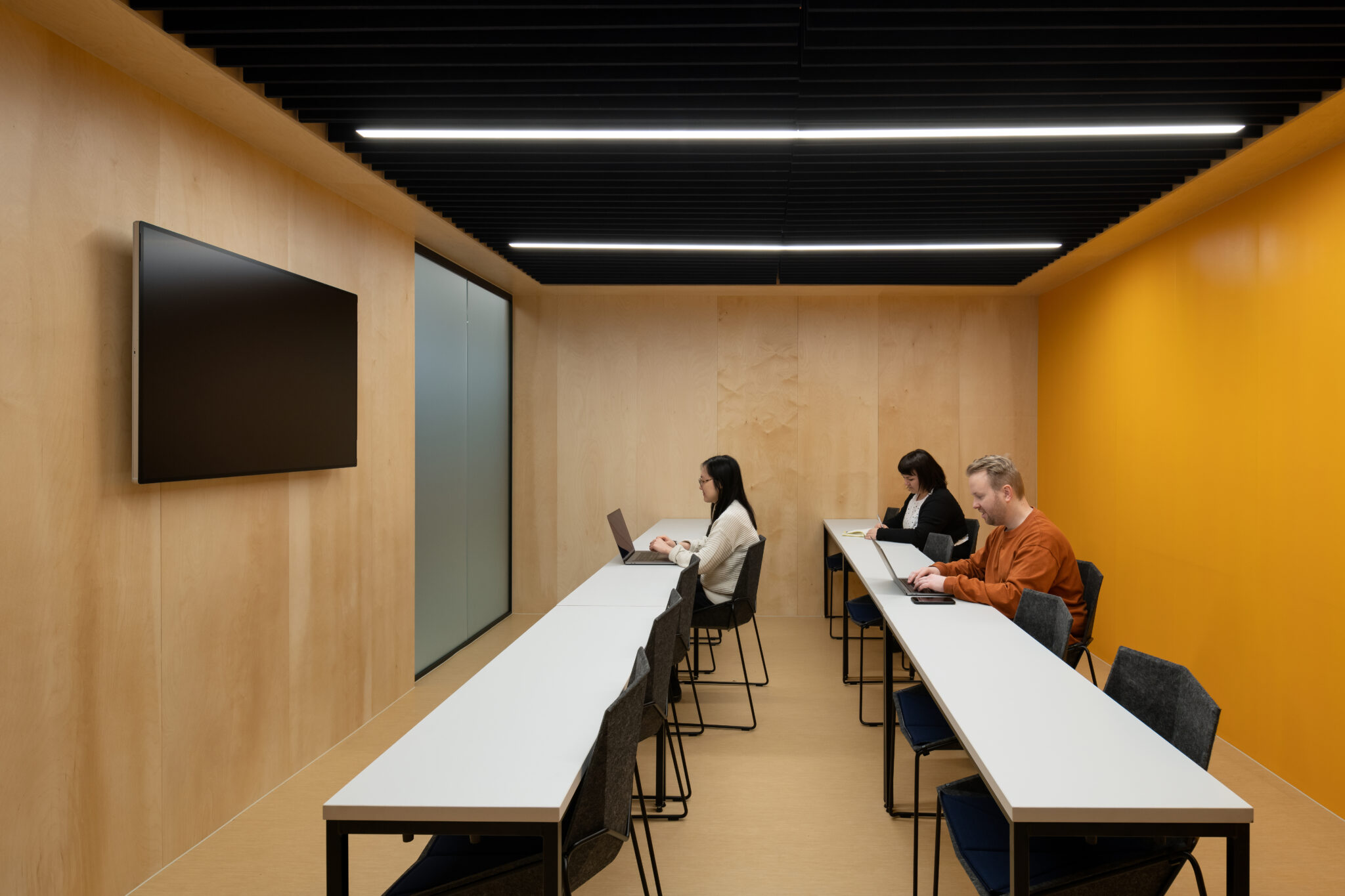 workspace design for university of chester warrington hub by adt workplace
