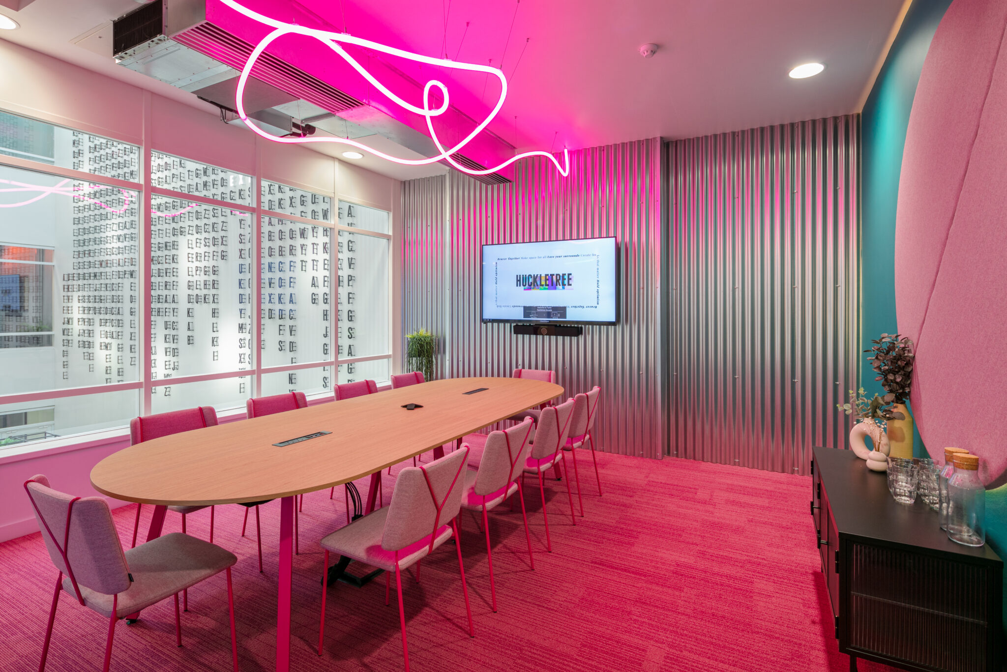 An art-deco office design for Huckletree in Manchester