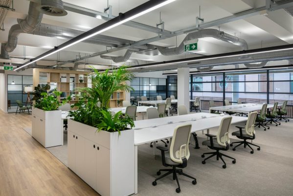 Cat B refurbishment showing a modern office workspace